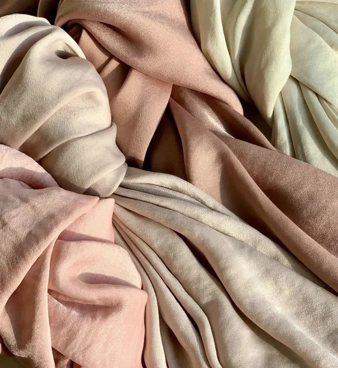 Foulard Hijab en mousseline de soie et velours pour femmes, châle de luxe doux et uni pour femmes mu