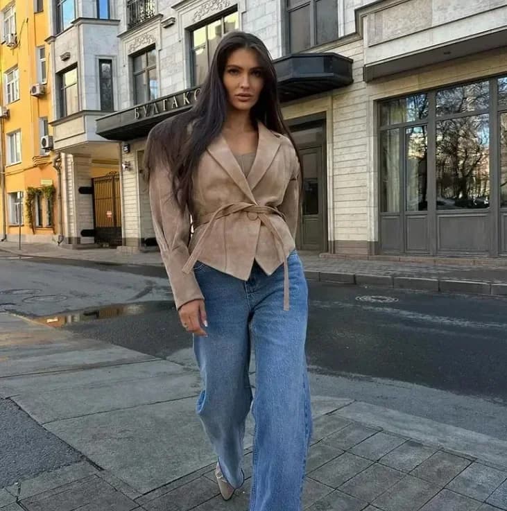 Nouvelle Veste Femme Automne 2026 Chaudes à Col Revers, Ourlet Irrégulier, Ceinture, Boutons et Plis