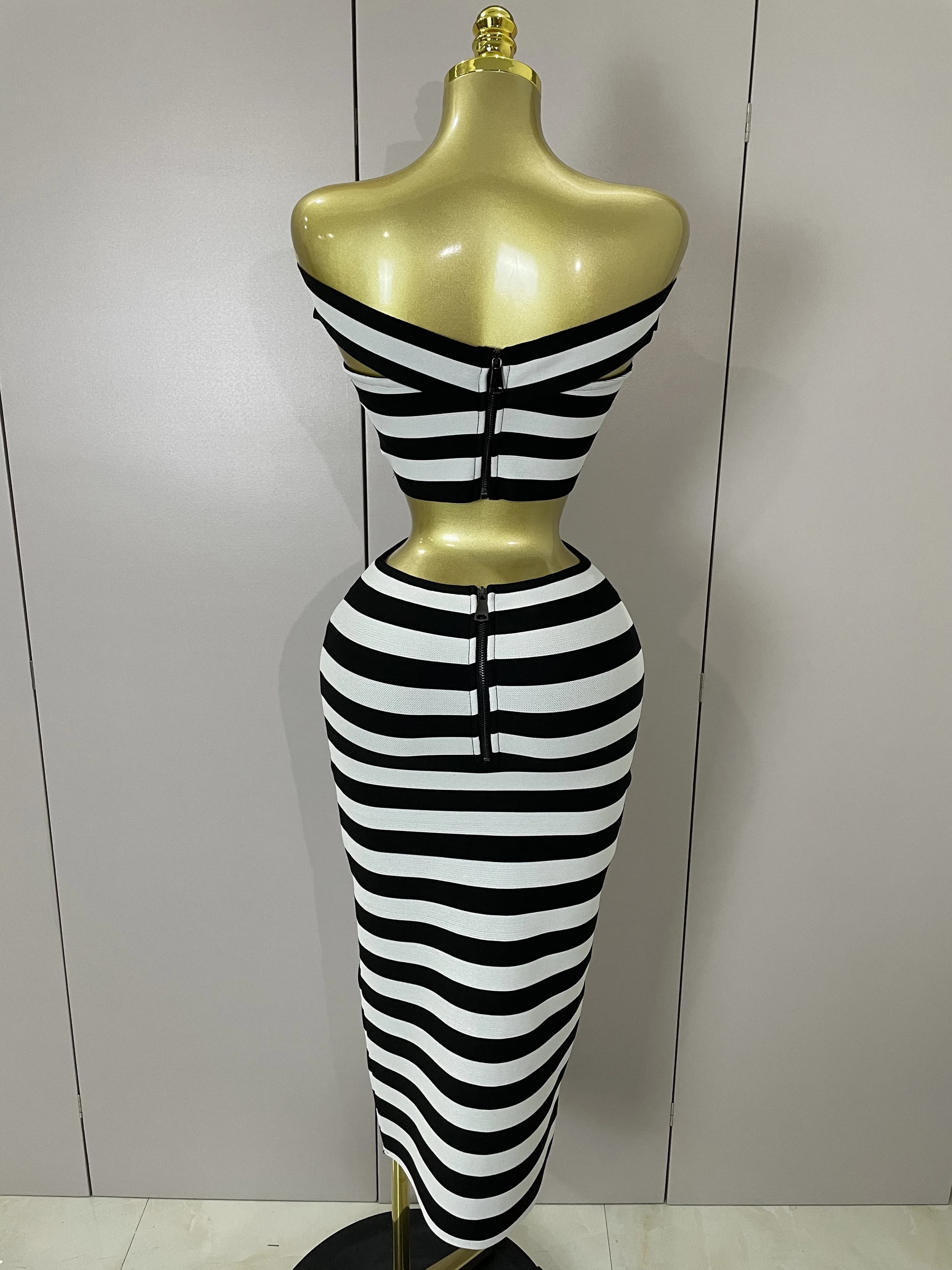 Mini ensemble deux pièces à bandes pour femmes, épaules dénudées, boutons rayés, Sexy, célébrité, st