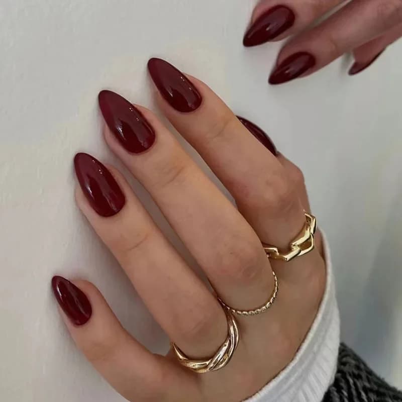 Faux ongles simples rouge vin avec colle, mi-longs, à pression en amande, à tête ronde, ovale, couve
