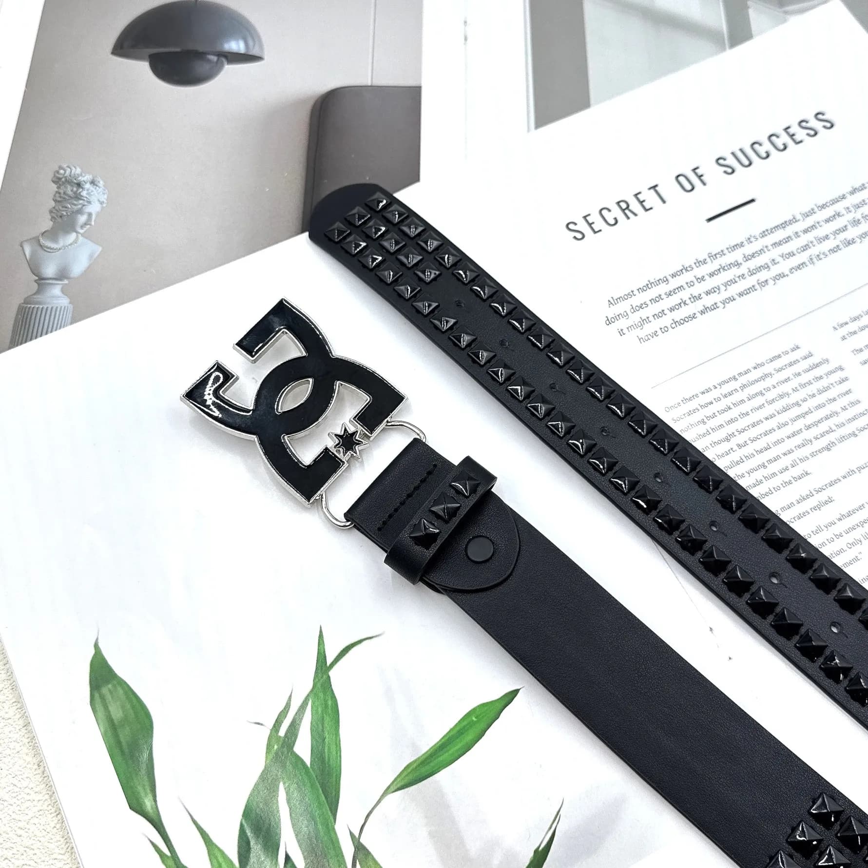 Ceinture de luxe punk 2026 pour femmes et hommes – Style Y2K, design clouté, boucle métallique de ha
