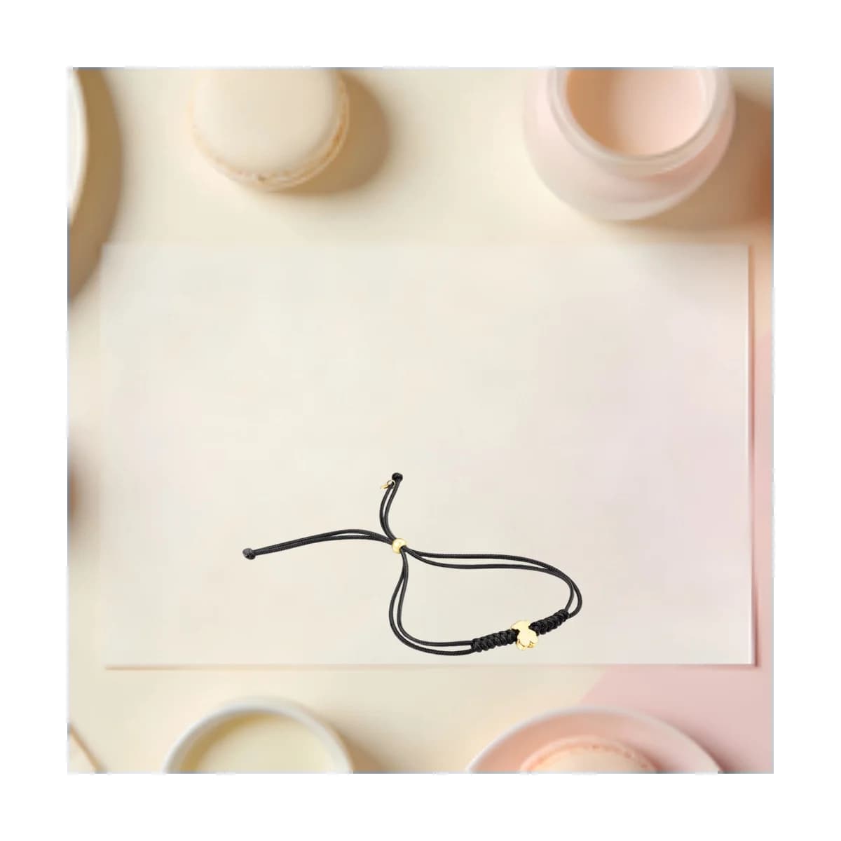 Bracelet élégant aux détails raffinés qui rehausse la beauté de votre poignet et révèle votre tempér
