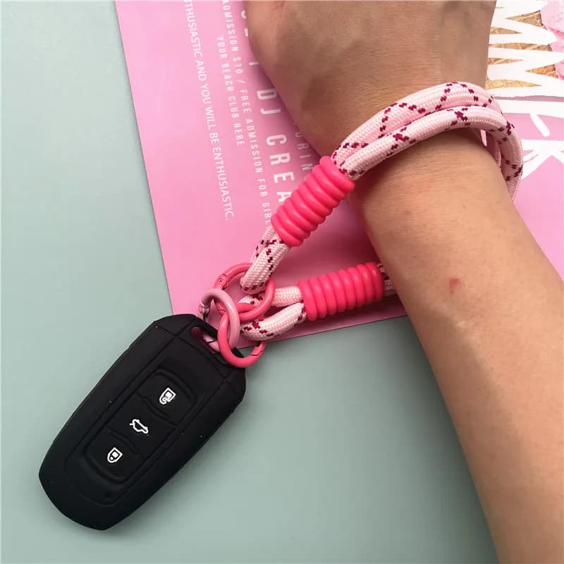 Porte-clés en métal, accessoires de voiture colorés pour sacs, breloque, Portable, Anti-chute, drago