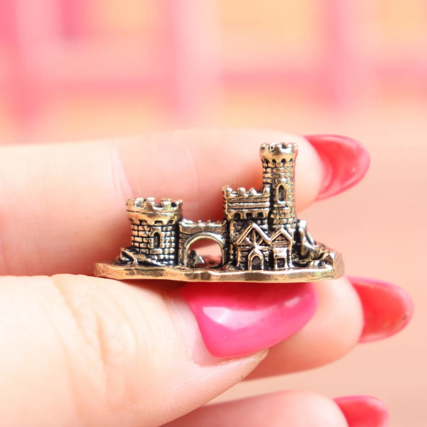 Petite statue de château antique en laiton, figurine de maison de style occidental, micro-paysage, o