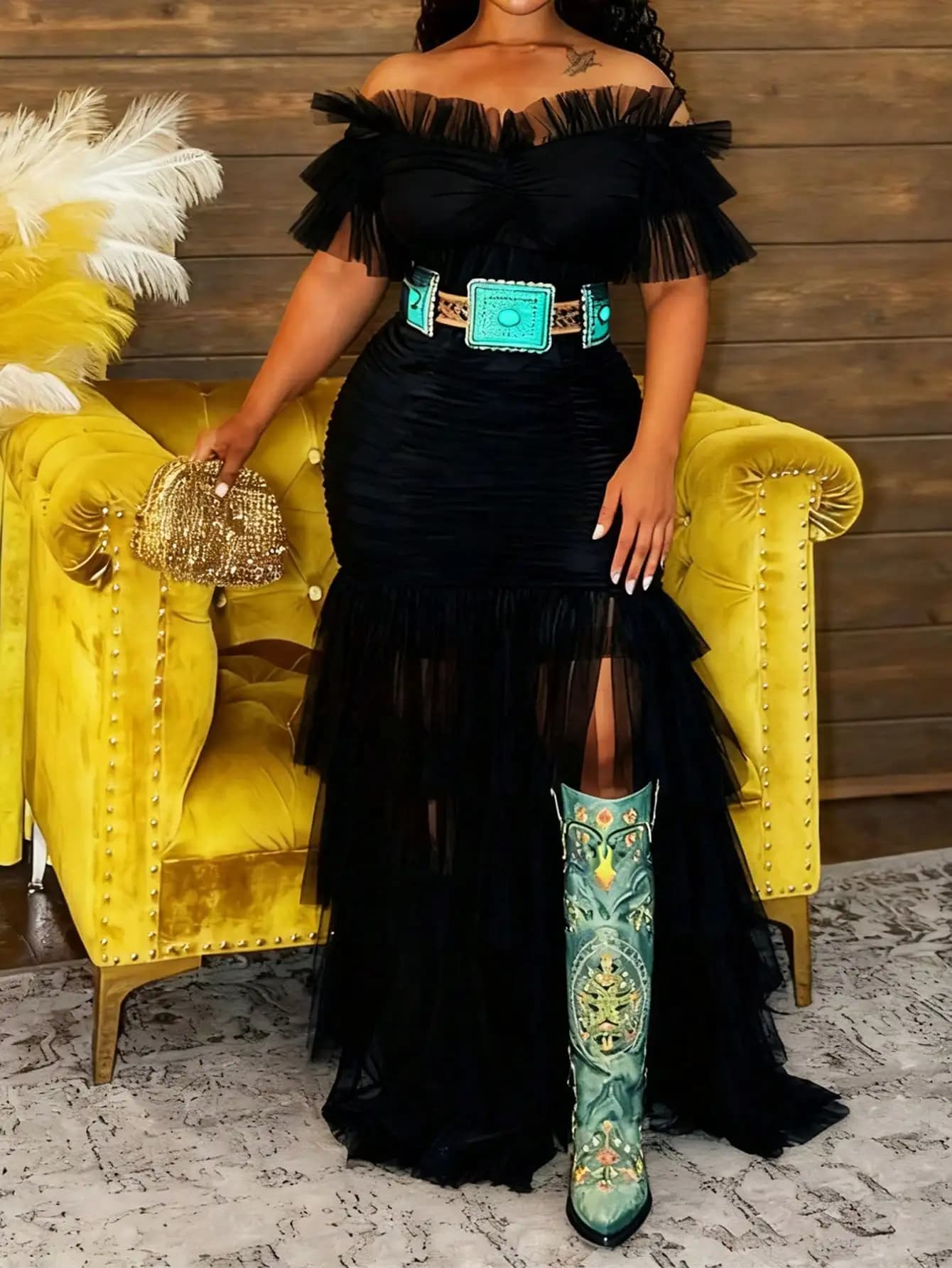 Robe maxi noire transparente à épaules dénudées et froncée, avec jupe en tulle à volants, pour les f