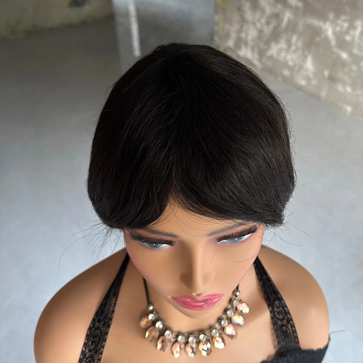 Perruques de cheveux humains courts coupe lutin droite perruque bresillienne pour les femmes noires 