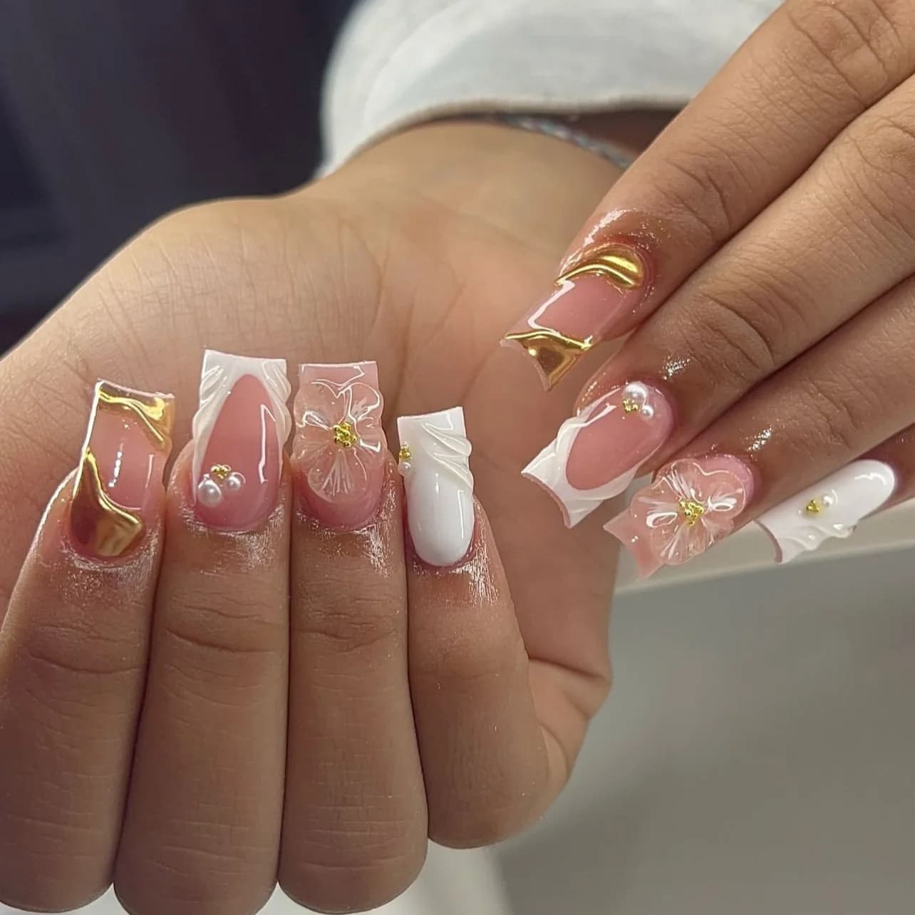 24 faux ongles à presser mi-longs, rose, style français, motif floral, réutilisables, avec perles, p