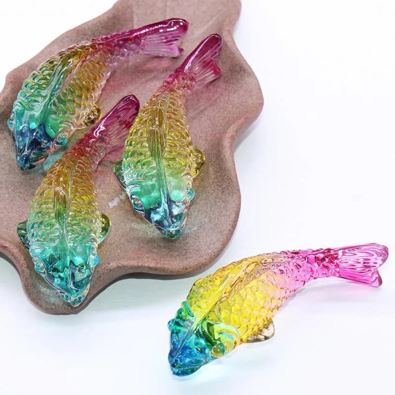 Verre coloré transparent et beau poisson décoration de la maison