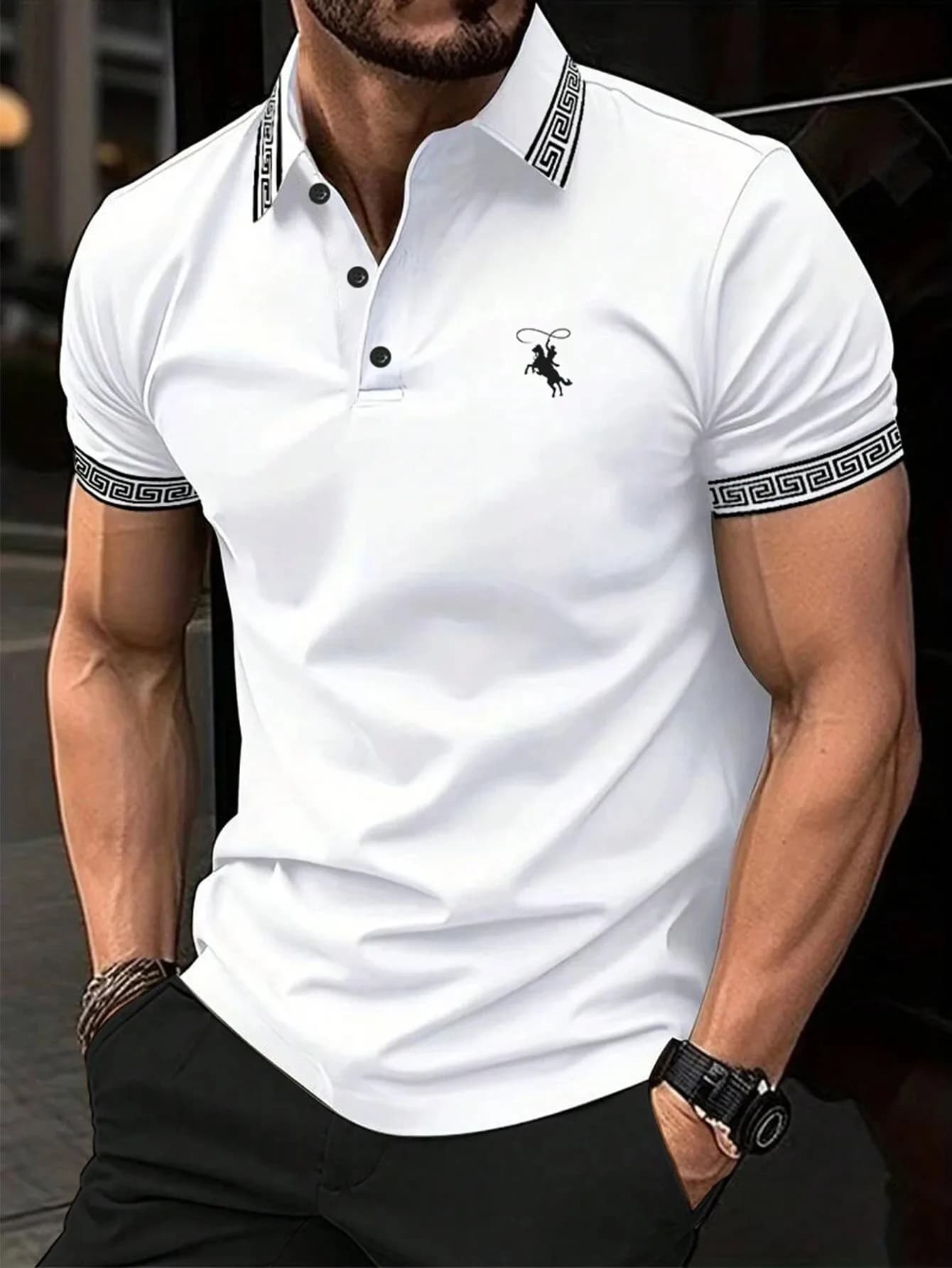 La nouvelle chemise POLO à manches courtes pour hommes pour l'été 2025 présente une impression de mo
