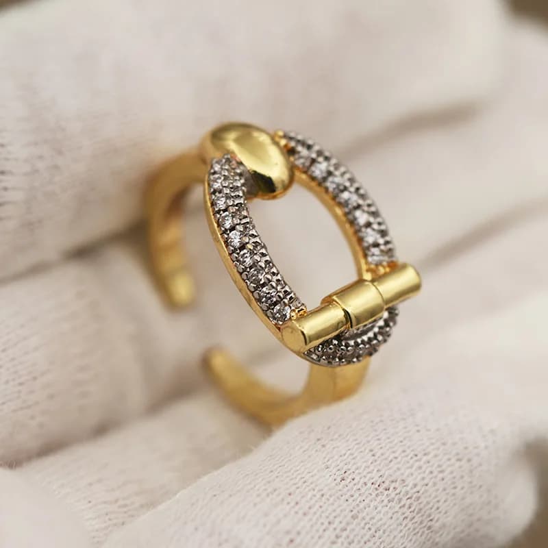 Nouvelle vue nouveaux accessoires zircone lettre anneaux pour femmes de luxe cristal mariage fiançai