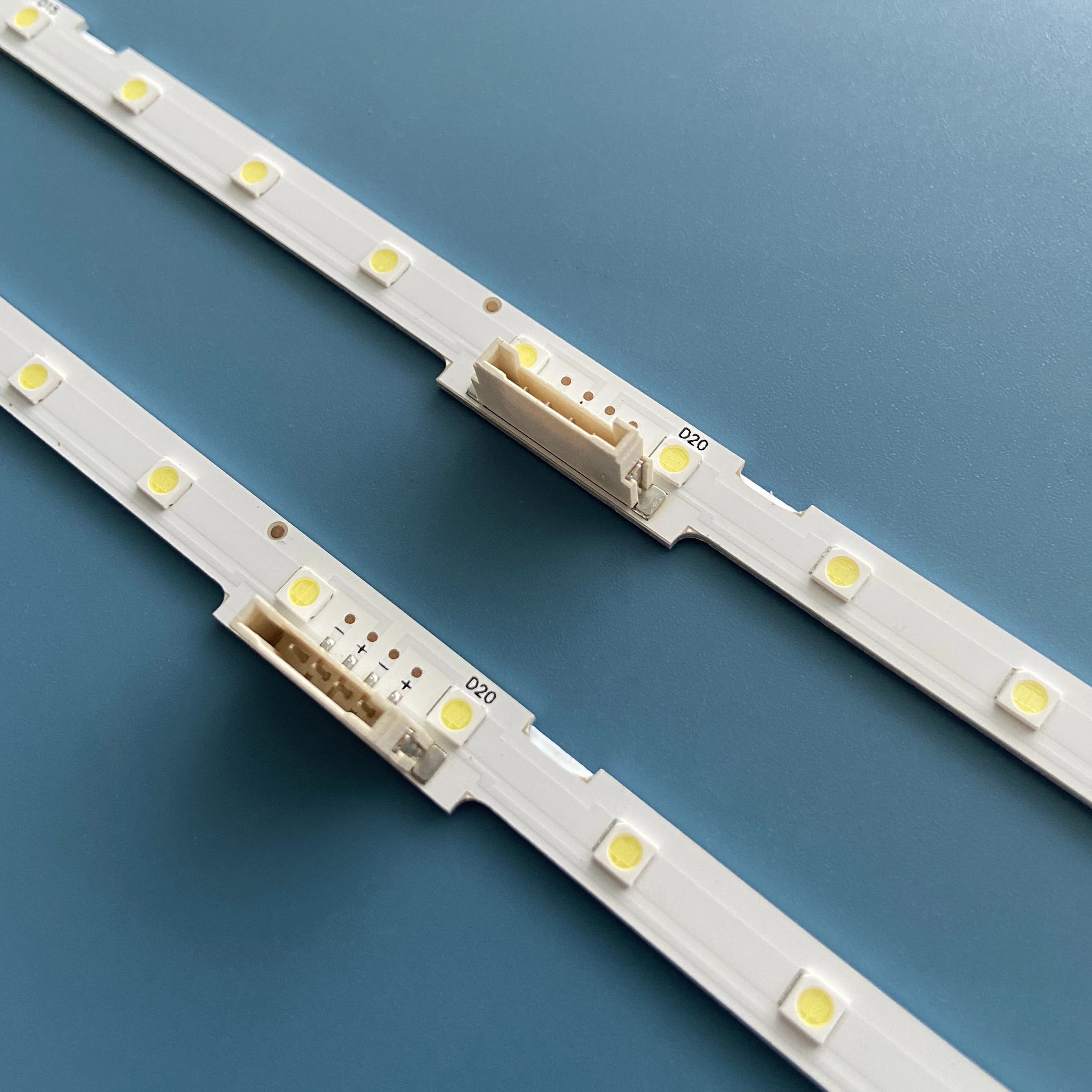 Bande LED (2) pour UE49RU7300 UE49NU7105 UE49NU7105K UE49NU7670U UE49NU7020 UE49NU7400 BN96-45953A L