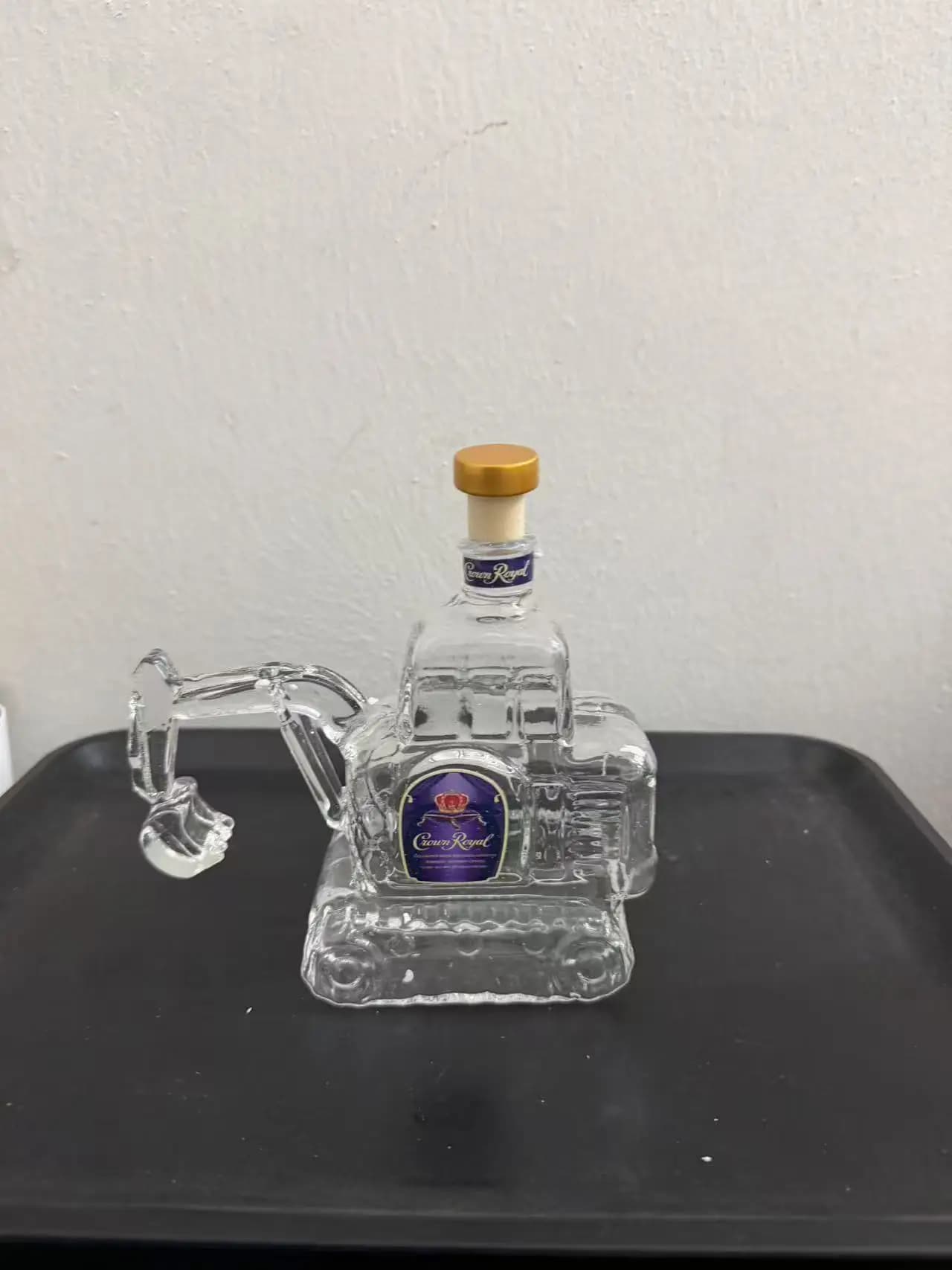 Carafe à whisky en forme d'excavatrice robuste - Artisanat haut de gamme, idéale pour les constructe