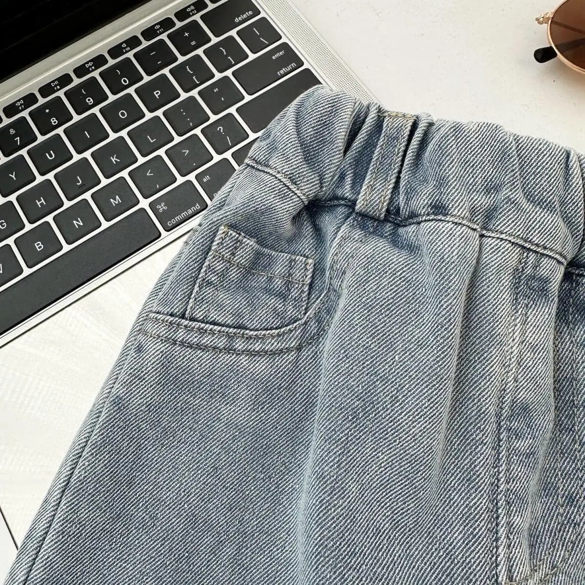 Nouveau pantalon pour enfants Printemps 2026 – Jean en denim ample pour garçons avec imprimé dessin 