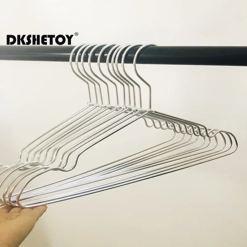 Cintres en métal délicat, argent, or, léger et robuste, pour suspendre des chemises, des T-Shirts et