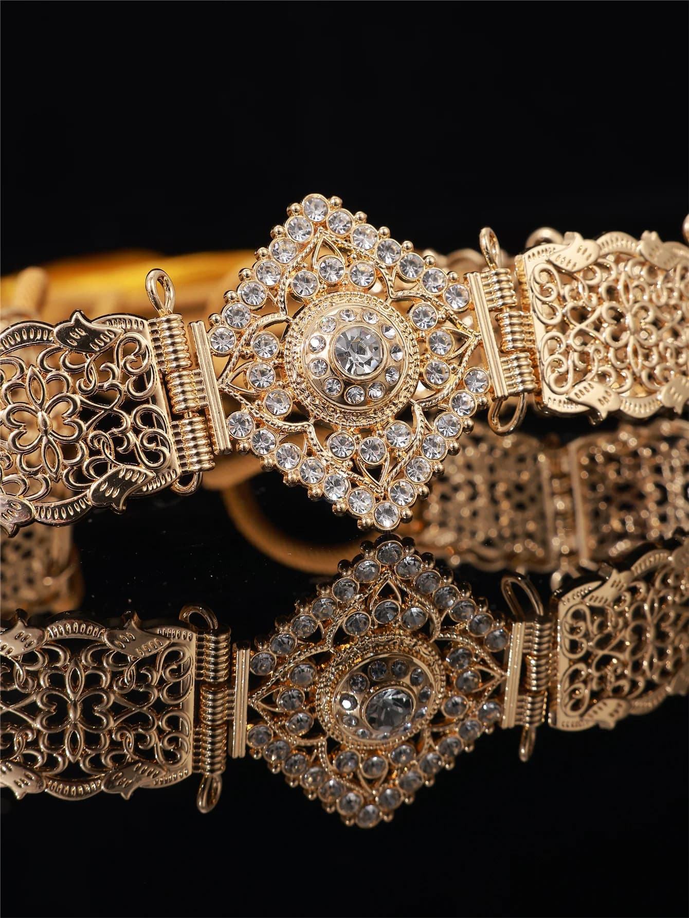 1 pièce de ceinture de robe pour femmes à la mode et élégante, sculptée en creux, incrustée d'un gra