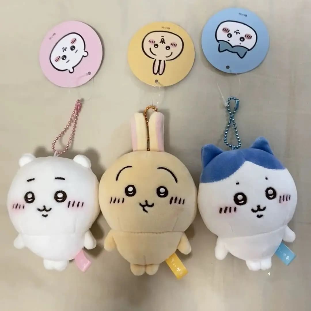 Hachiware Porte-clés en peluche Ours autoironique, figurine suspendue à petits pieds mignons, animal