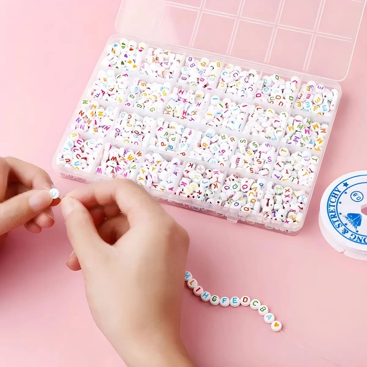 1200 pièces de perles rondes avec lettres pour la fabrication de bijoux, avec ligne de cristal, Kits