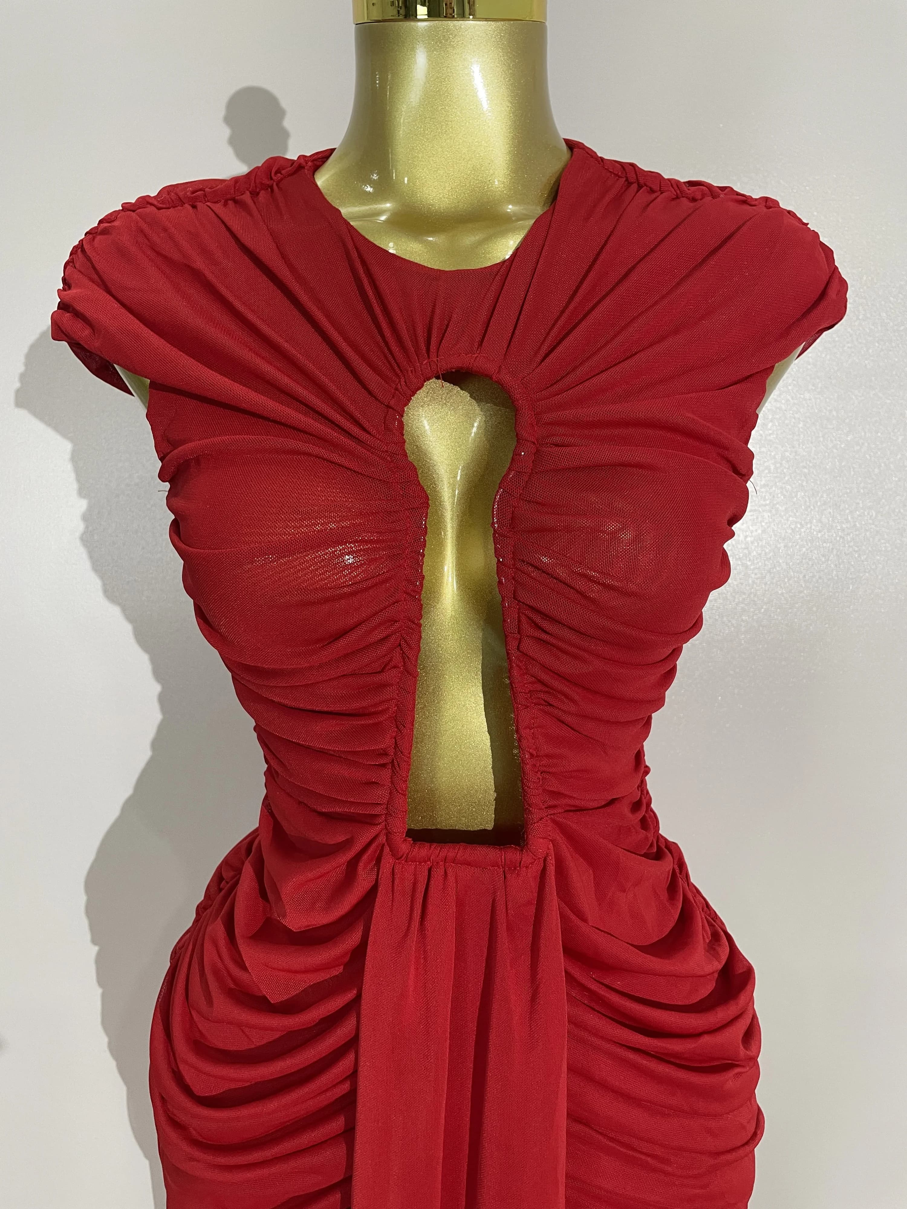 Femmes Sexy sans manches col rond évider maille moulante longue robe défilé de mode célébrer célébri