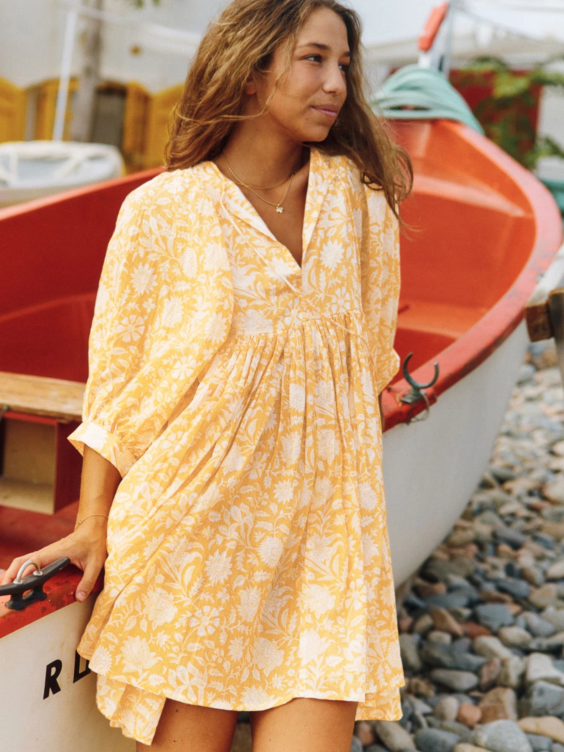 Robe de plage plissée à imprimé Floral pour femmes, col en V, Style à la mode, demi-manches, laçage,