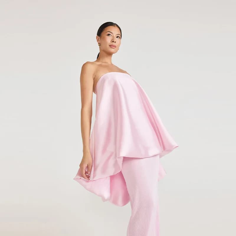 Robe mini bustier rose en satin pour femme, coupe trapèze asymétrique, élégante, pour l'été 2026, id