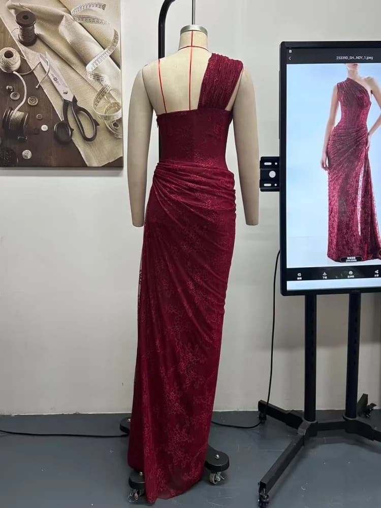 VC Robes longues élégantes en dentelle bordeaux à une épaule pour femme – Robe de soirée drapée coup