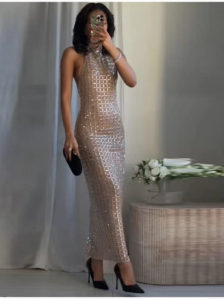 Femmes Sexy Flash motif à carreaux jupe longue élégant cou suspendu dos nu coupe ajustée Robe longue
