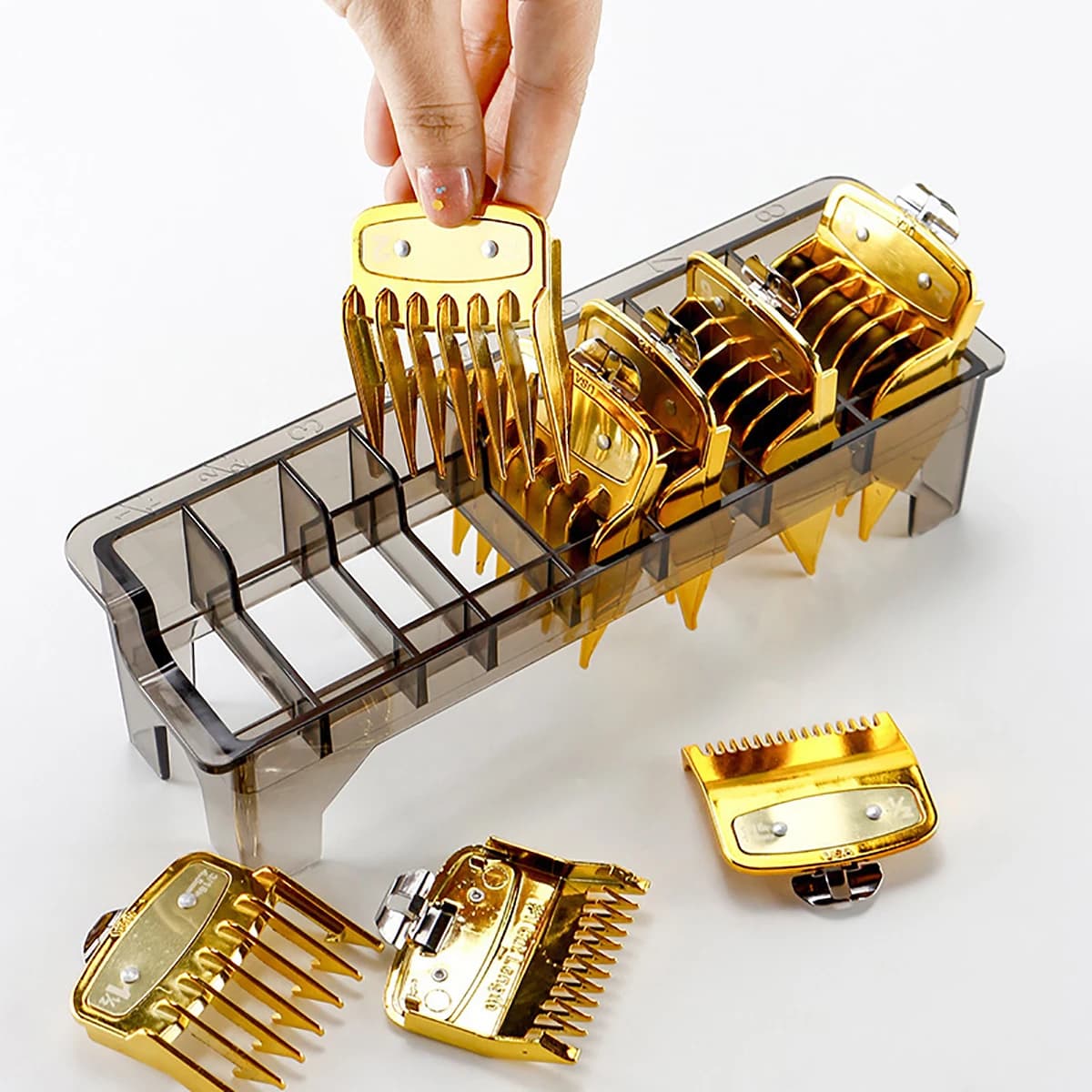 Une boîte de rangement électrique pour tondeuse à cheveux à 8 grilles, stockage de tondeuse à cheveu