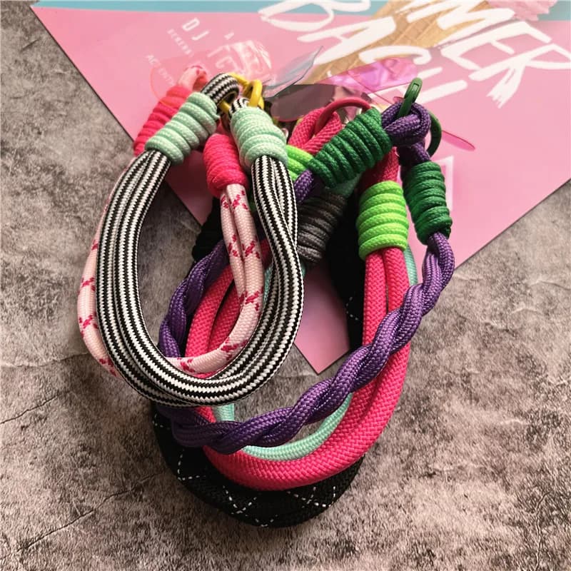 Porte-clés en métal, accessoires de voiture colorés pour sacs, breloque, Portable, Anti-chute, drago