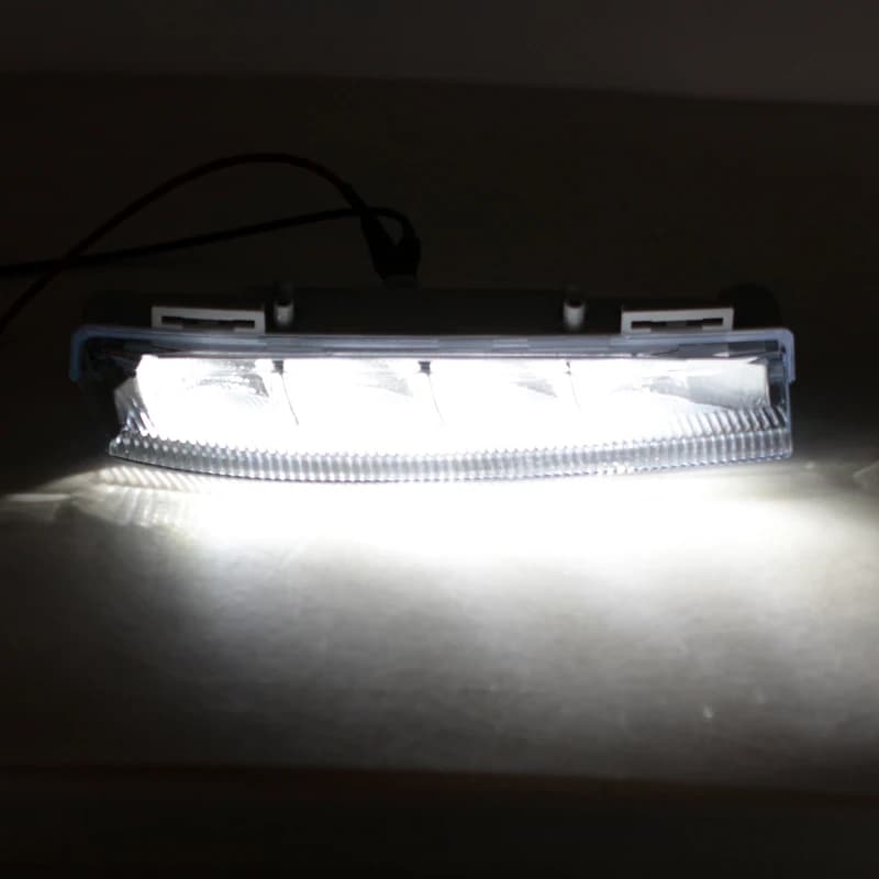 Voiture pour Mercedes Benz E350 C350 C250 W204 W212 R172 avant LED DRL lumière du jour lampe de cour