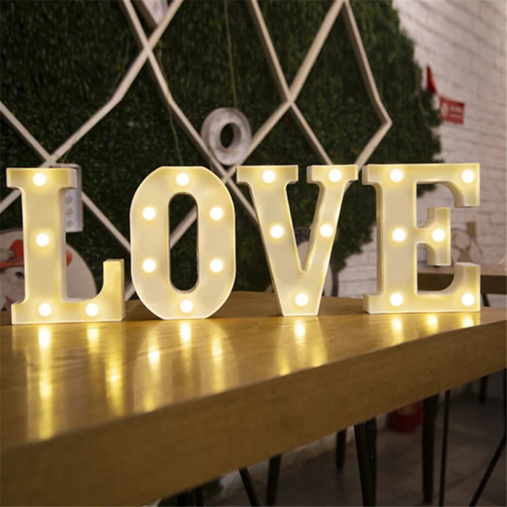 Veilleuse LED avec Lettres de l'Alphabet de 16cm, Luminaire Décoratif d'Nik, Idéal pour un Mariage, 