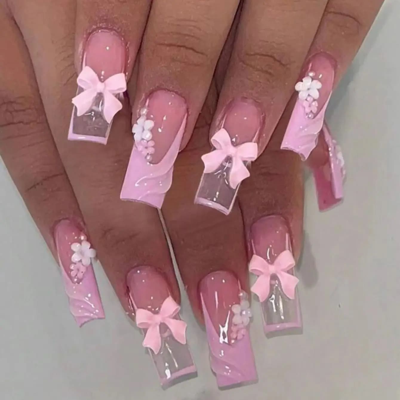 24 pièces- Faux ongles longs en forme de cercueil, papillon tridimensionnel rose, décoration florale