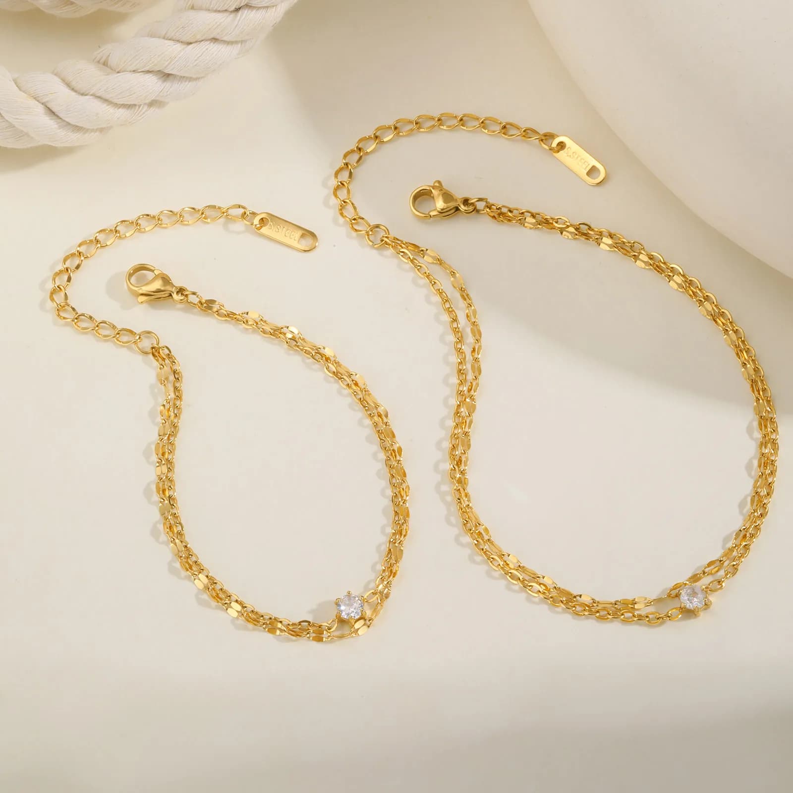 Bracelet de cheville superposé imperméable pour femmes, plaqué or réglable avec zircone, chaîne de p