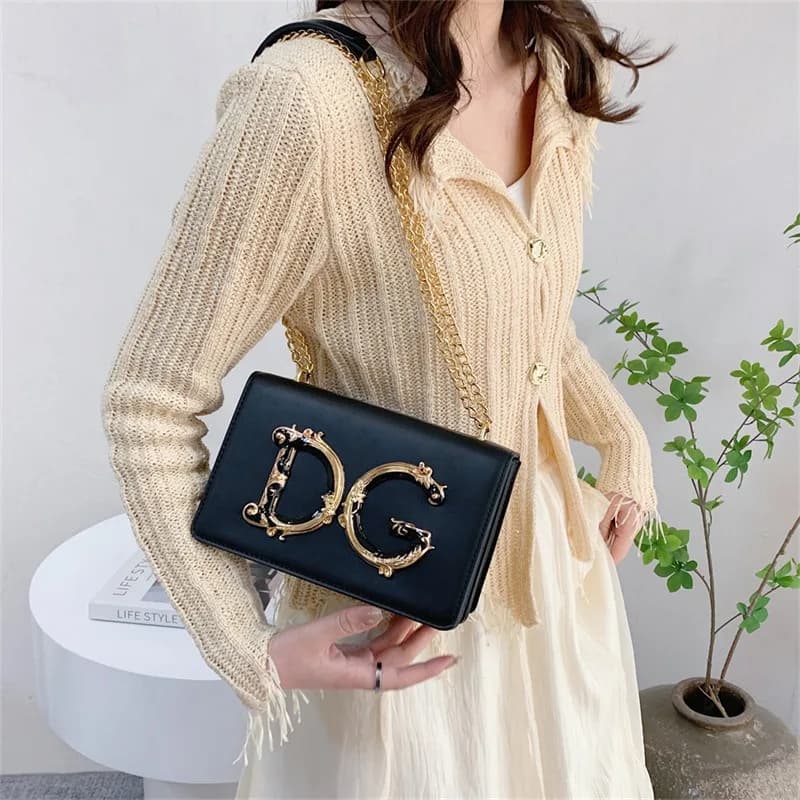 Sac carré de banquet, nouveau sac à bandoulière polyvalent et tendance pour femme avec chaîne