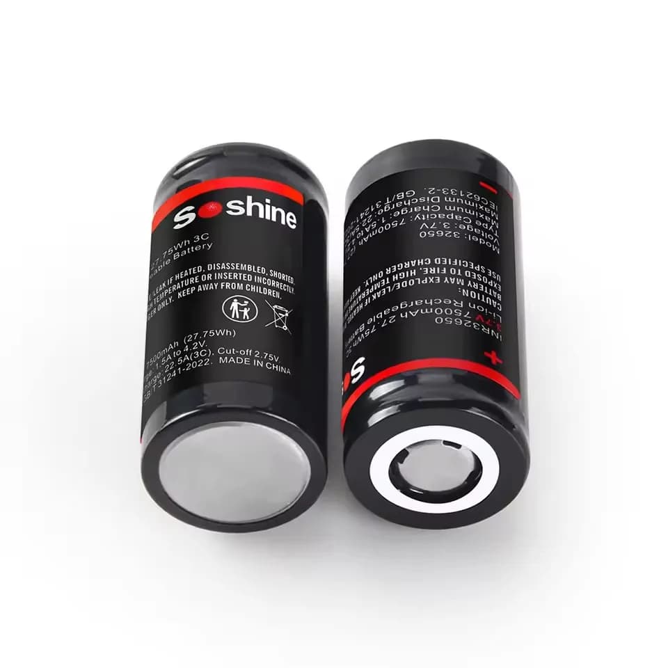 Soshine 32650 3.7V 7500mAh Batterie Li-ion rechargeable 15A Batterie rechargeable à dessus plat