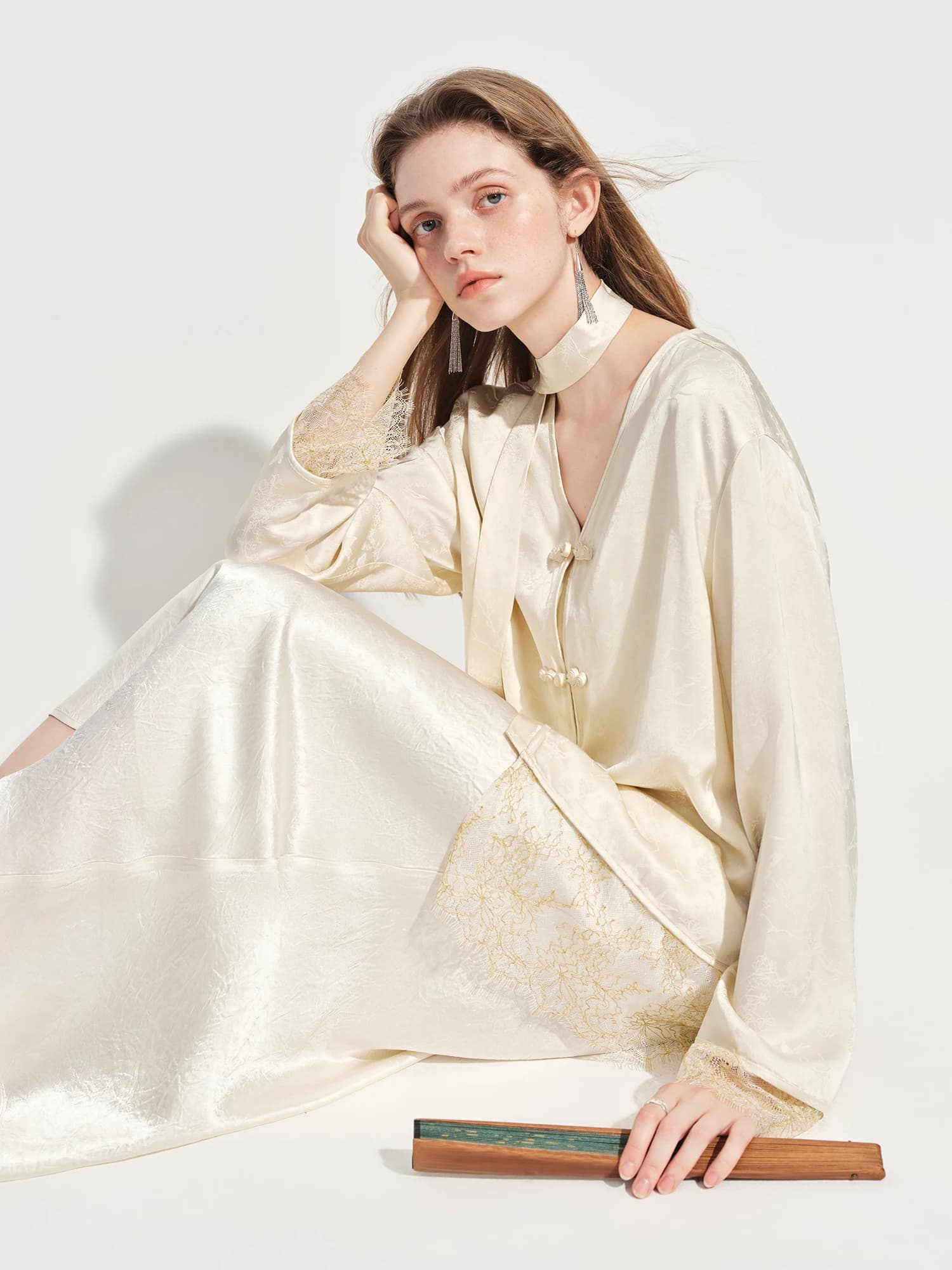 FSLE Nouvelle Blouse Femme en Satin Jacquard d'inspiration chinoise, Col en V, Fermeture à Boutons, 