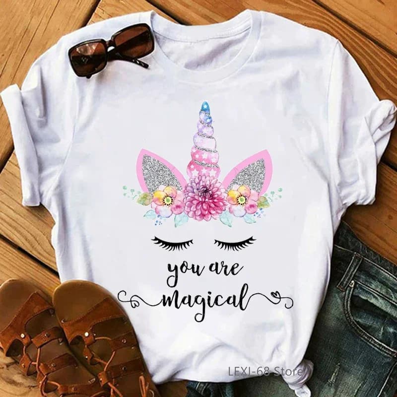 Vous êtes magique lettre impression T-Shirt femmes Kawaii licorne fille graphique T-Shirt Femme fleu