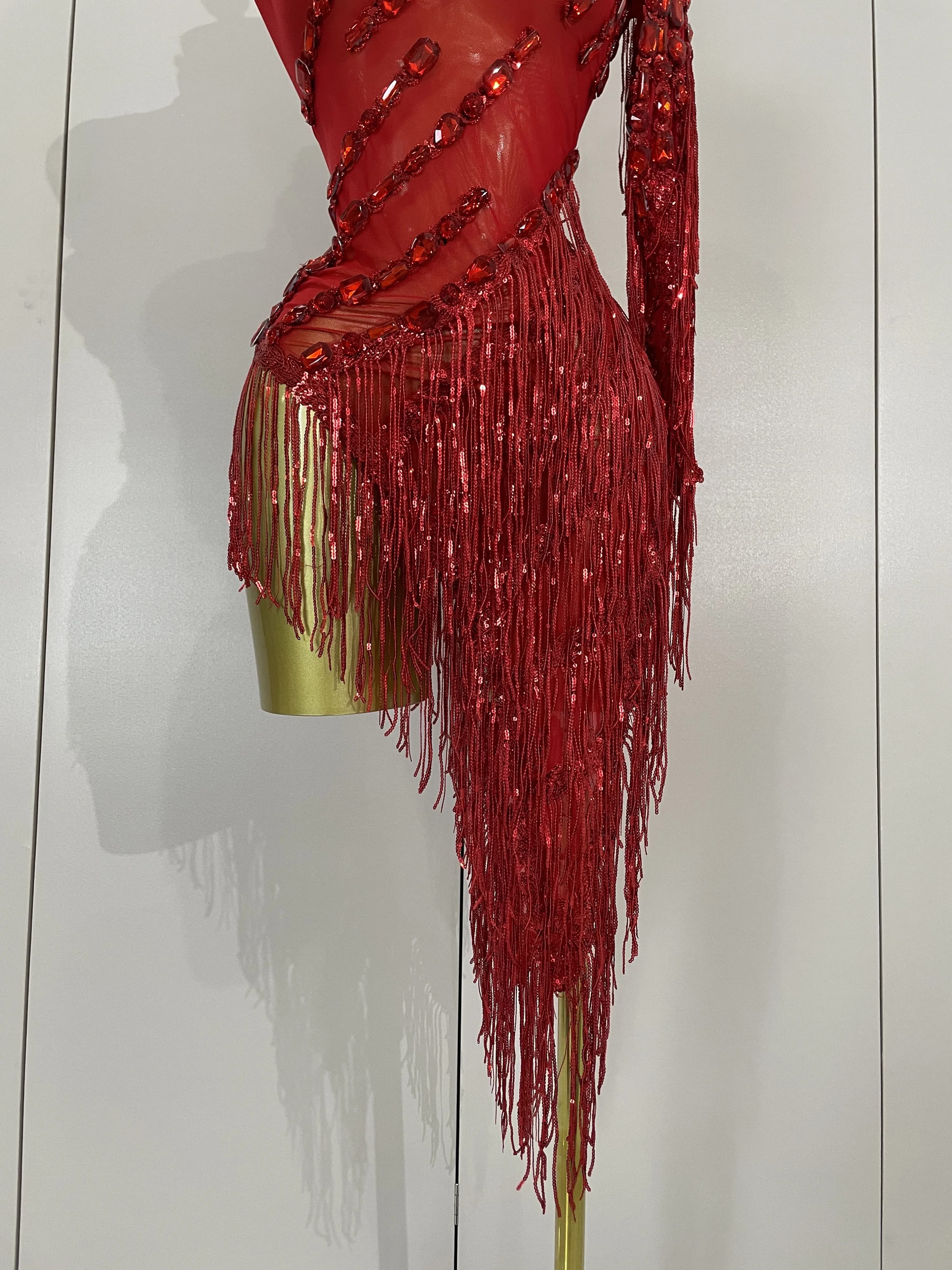 Costume de scène avec franges et strass scintillants pour femmes, robe transparente Sexy, asymétriqu