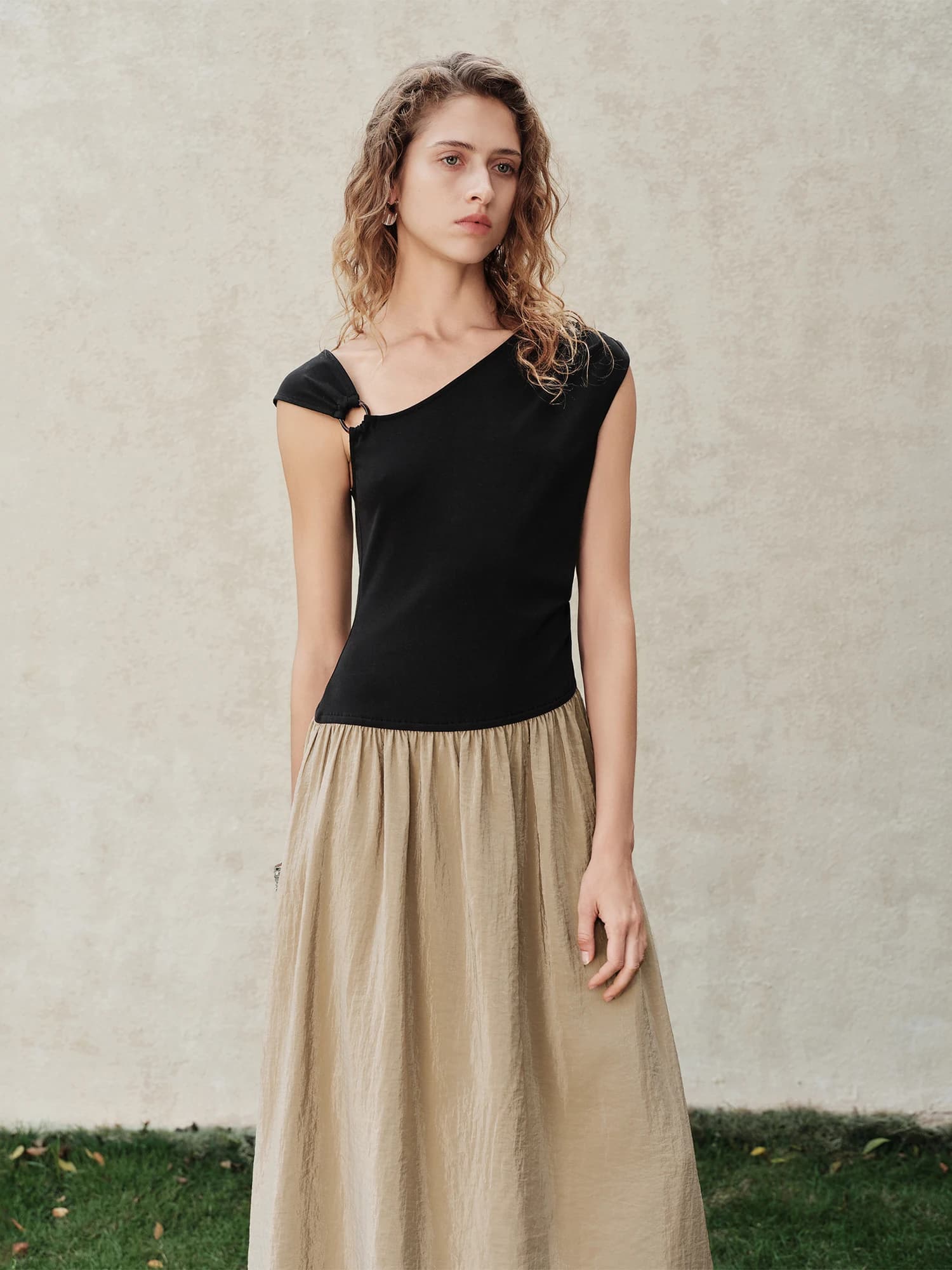 FSLE【Série Premium】Robe asymétrique sans manches pour femme, été 2026 - Design élégant pour tous les