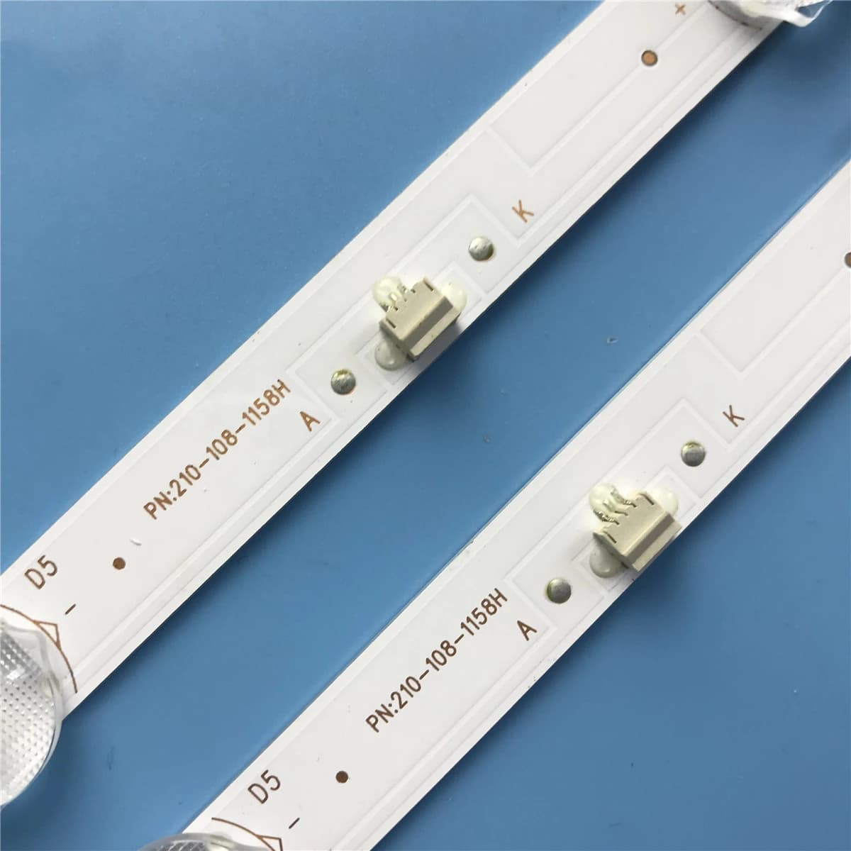 Bande de rétro-éclairage LED 2 pièces/ensemble, PTV32DS00Z 32GSR3000FB 210-108-1158H MY32D07-ZC22AG-