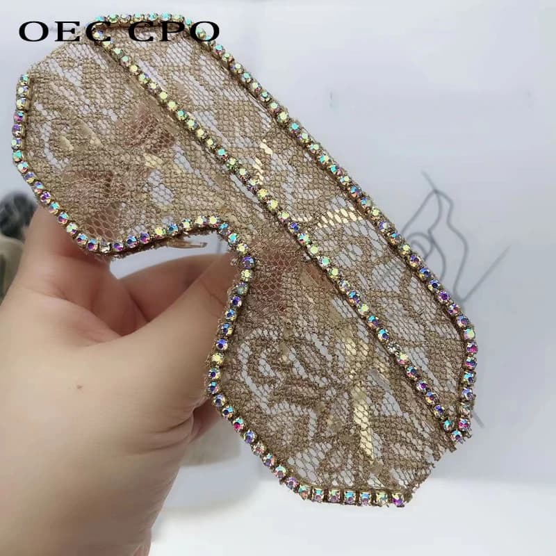 Une pièce lunettes de soleil en dentelle florale femmes Punk grand cadre diamant lunettes de soleil 