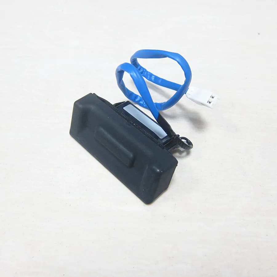 Accessoires de voiture n°1 : bouton de déverrouillage du hayon D10E-62-4B0A pour Mazda CX-3 2015-202