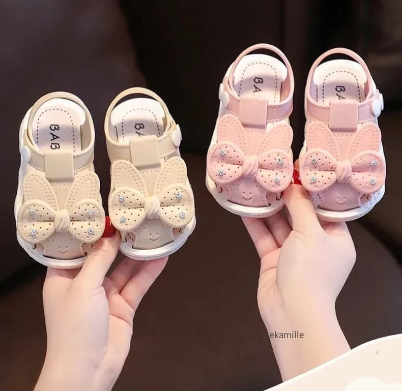 Nouvelles sandales d'été antidérapantes pour filles, avec semelles souples et Design léger, parfaite