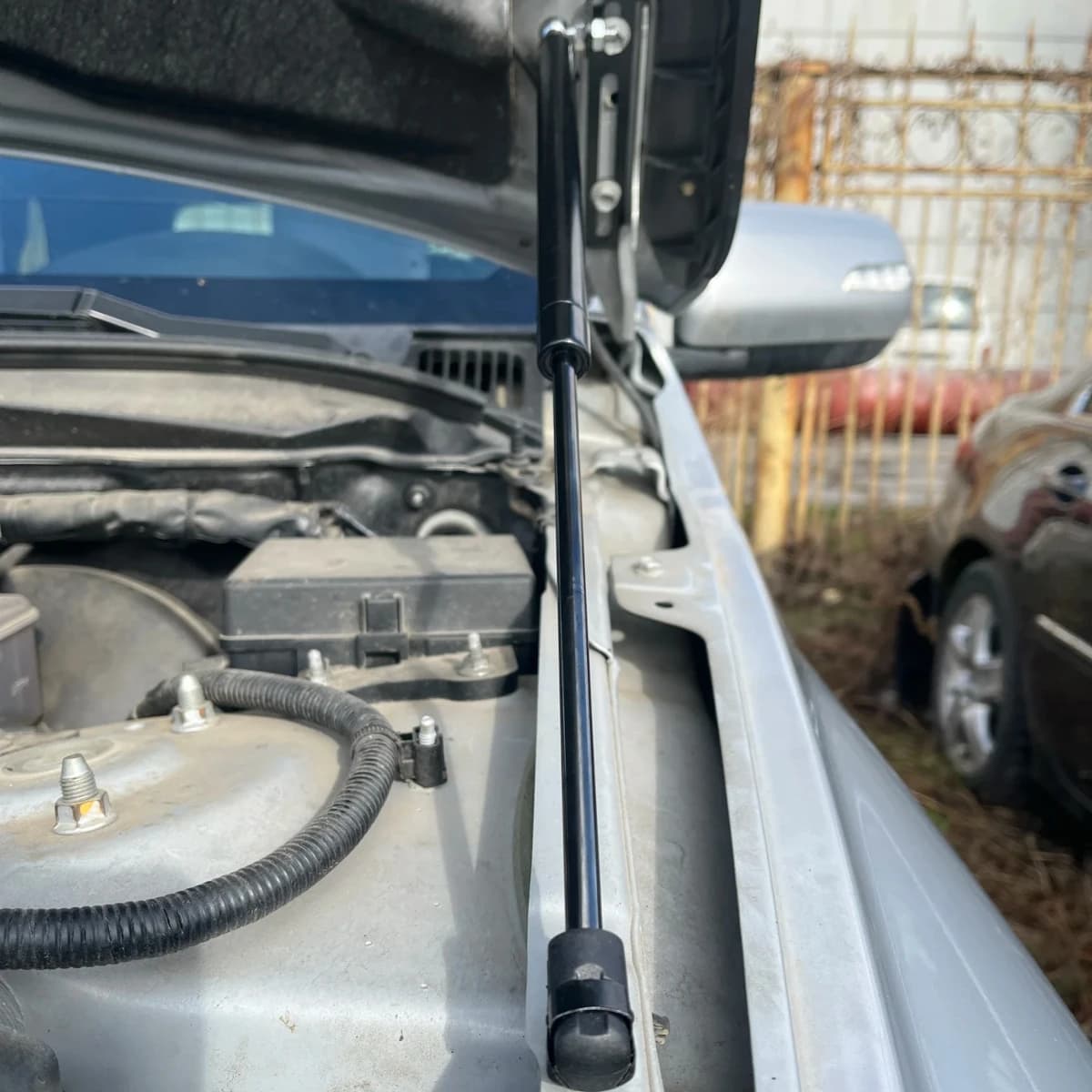 Couvercle de moteur avant de voiture, 2 pièces, capot, entretoises à gaz, tiges de Support de levage