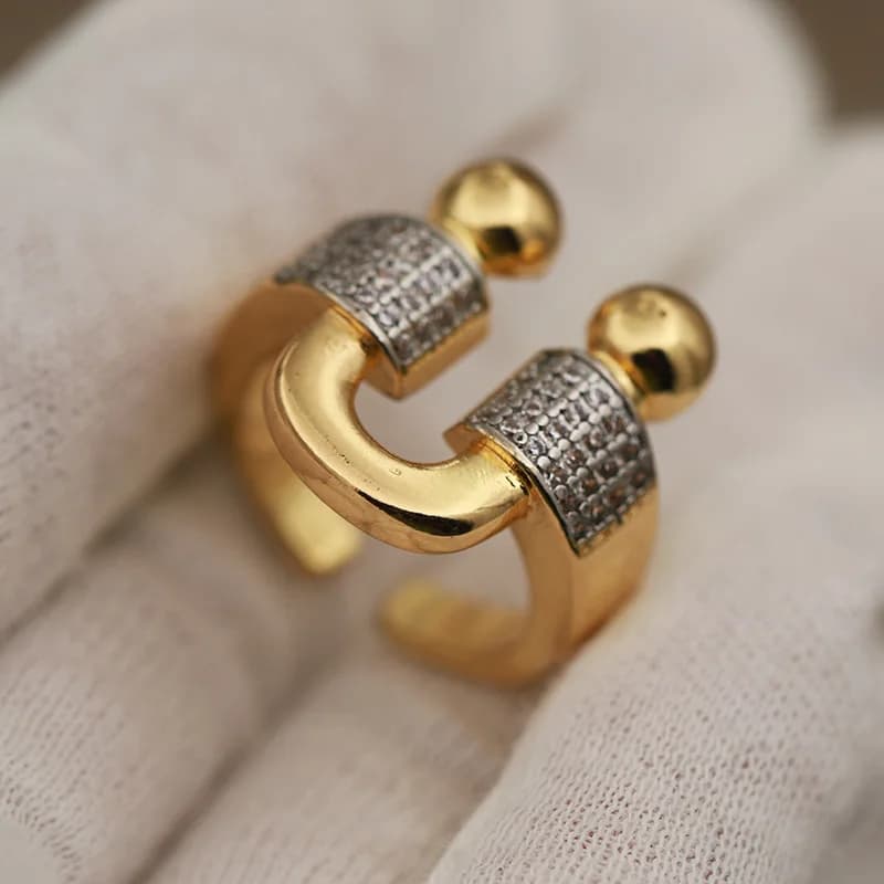 Nouvelle vue nouveaux accessoires zircone lettre anneaux pour femmes de luxe cristal mariage fiançai