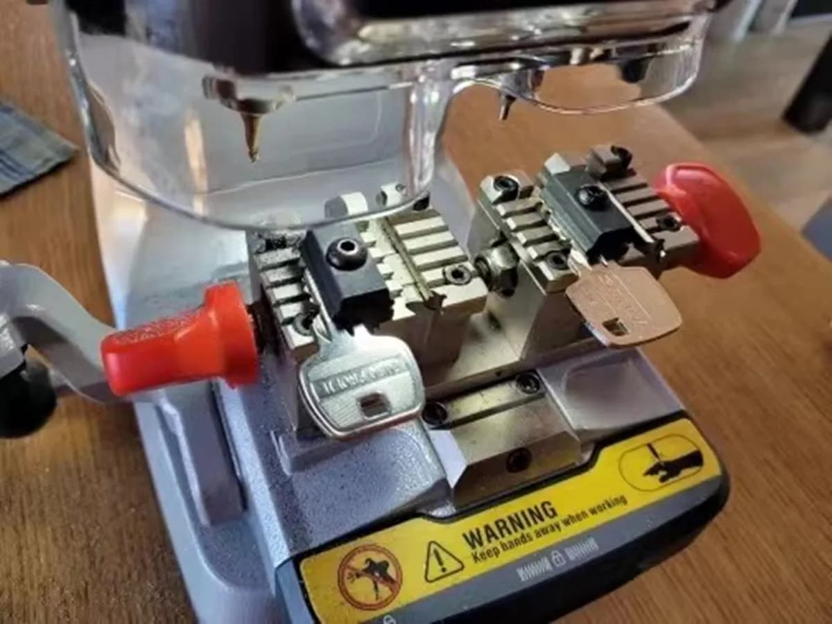 Keychannel 2 pièces GOSO pince spéciale fixation de coupe de clé verticale pour la coupe de clé de m