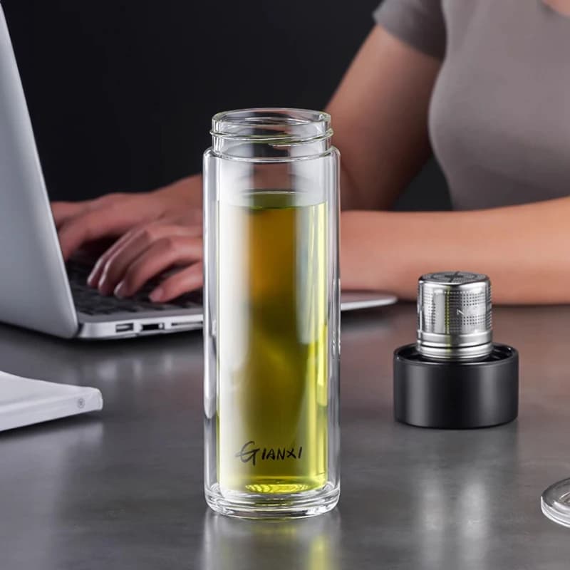 Bouteille d'eau en verre avec passoire à thé et couvercle de tasse magnétique, tasse d'eau résistant