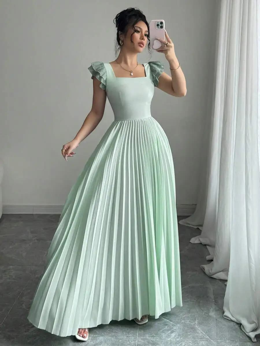 Robe maxi élégante à col carré vert menthe, manches à volants et plissée
