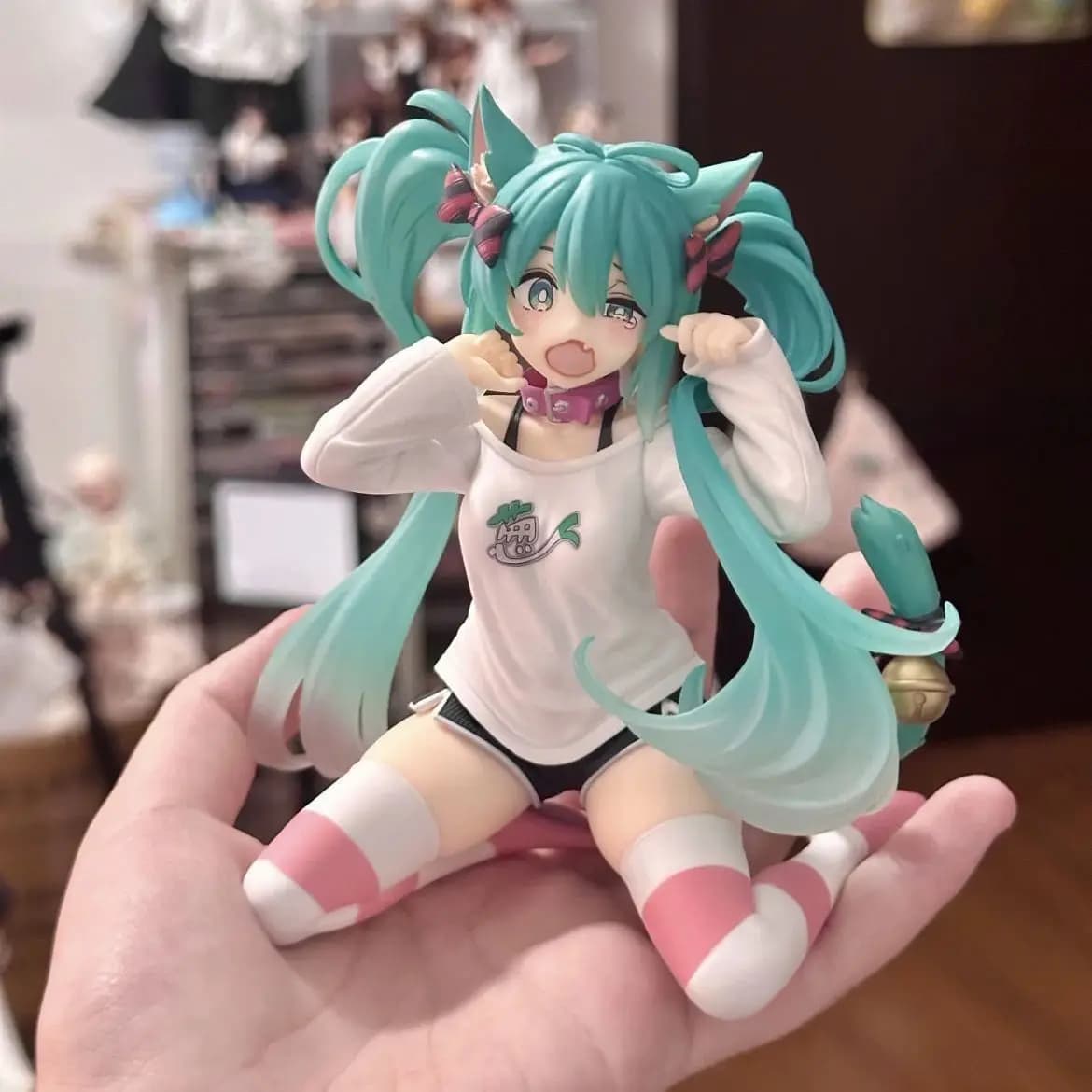 2026 ** 12 cm Anime Hatsune Miku figurine avec oreille de chat à manches longues vêtements PVC modèl