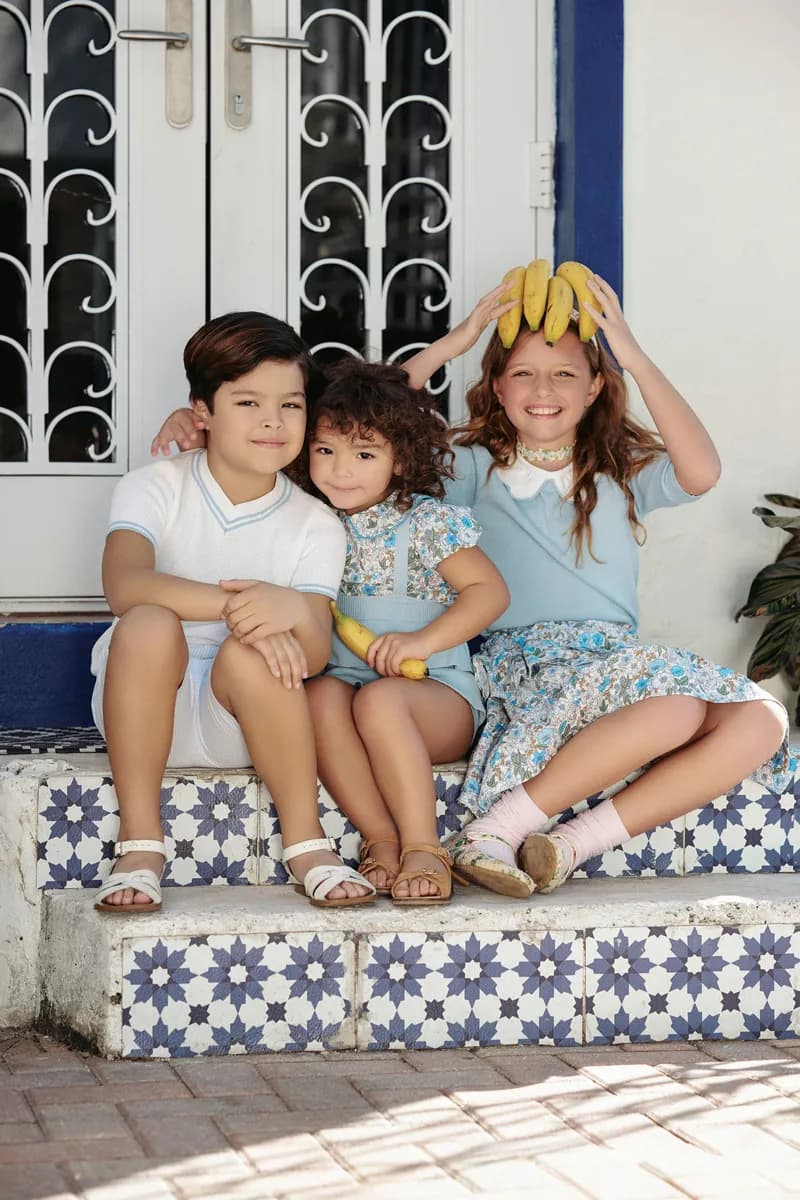 Vêtements assortis à fleurs et tricotés pour enfants, 2024 coton, collection été bleu Shabbos, soeur