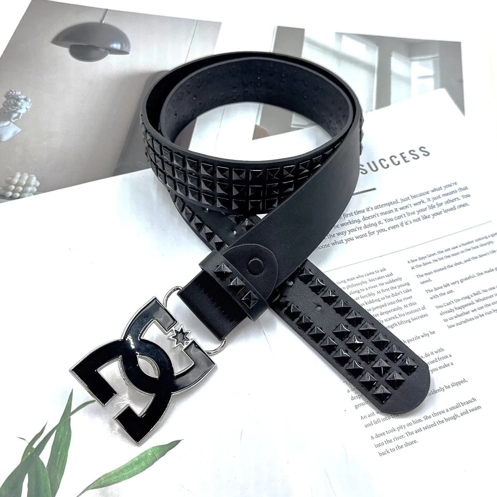 Ceinture de luxe punk 2026 pour femmes et hommes – Style Y2K, design clouté, boucle métallique de ha